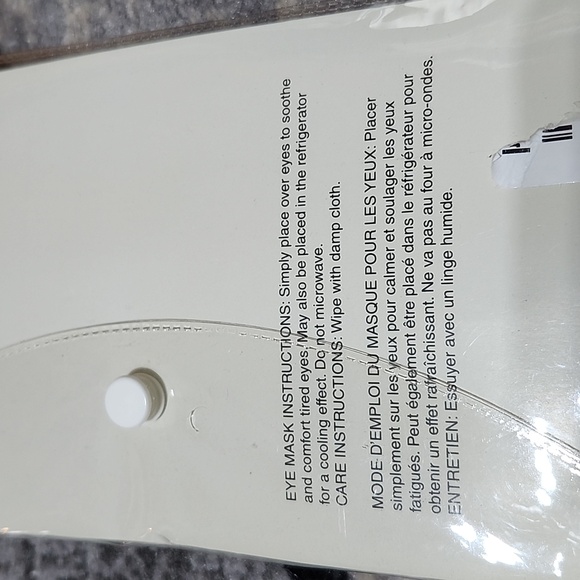 PIER IMPORTS GIRAFFE PRINT LAVENDER EYE MASK & LEOPARD PRINT ROUND STUD EARRINGS - Picture 5 of 11